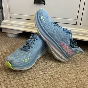 Hoka Clifton 9